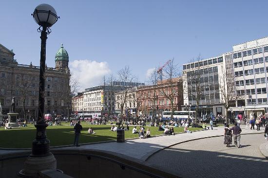 <img:stuff/belfast-city-hall.jpg>