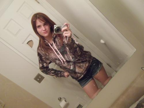 <img500*375:stuff/camo_hoodie%21%21%21%21%21%21.jpg>