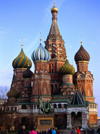 <img:stuff/moos-martin-people-outside-st-basil-s-cathedral-moscow-russia.jpg>