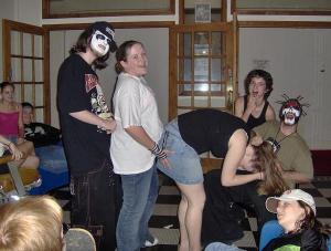 <img300*0:stuff/this_is_how_juggalos_roll.jpg>