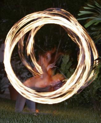 <img0*400:stuff/z/1621/Sasha%2527s%2520Fire%2520Poi/poigig13.jpg>